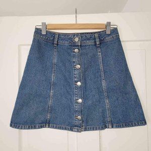 Denim Mini Skirt w Buttons, Like New!